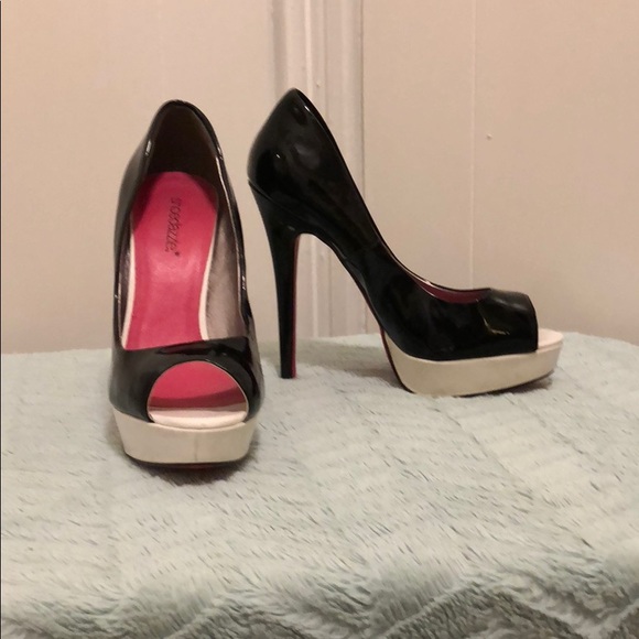 Shoe Dazzle Shoes - Shoedazzle Pink-bottomed heels- never worn